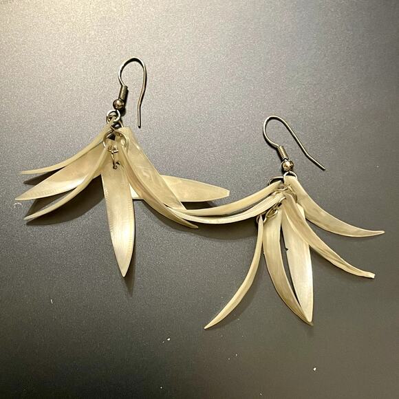 Mother of Pearl Dangly Cluster Earrings - Picture 5 of 5